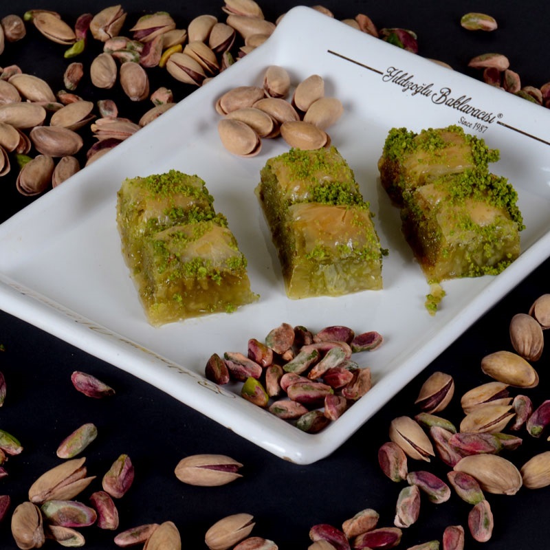 CEVİZLİ BAKLAVA
